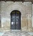 Porte de l'église de Languilla.