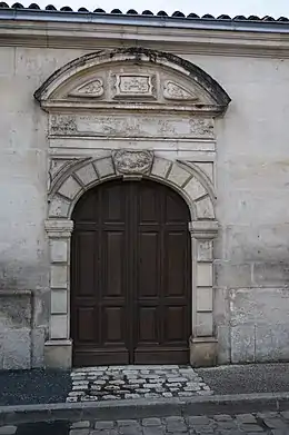 porte de 1676, collège de Jésuites.