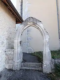 Portail de l'ancienne église.