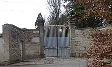 portail du château de Combalat