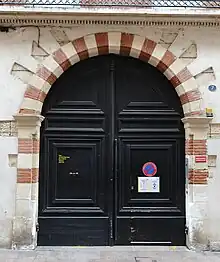 Hôtel de Nolet : portail d'entrée.