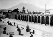 Le Portal de Flores sur la Plaza de Armas en 1880.