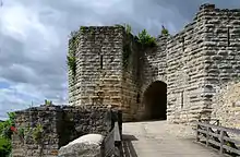 Porte-St-Jean du chateau de Château-Thierry