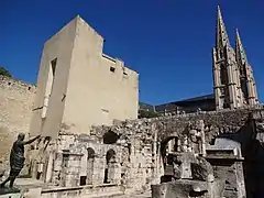 L'église et la porte d'Auguste