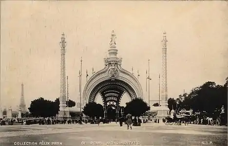 Porte monumentale (1900), photo argentique, 11,6 × 7,6 cm