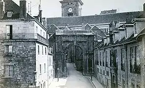 La porte Noire au début des années 1900.