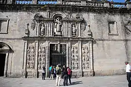 Porte d'accès au sanctuaire.