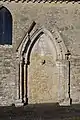 Porte latérale sud de l'église Saint-Barthélemy.