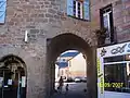 Porte de l'Arbol vers la place du Fort.