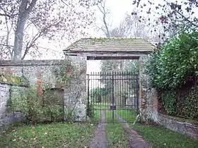 Porterie de l'ancienne abbaye de Bellozanne.