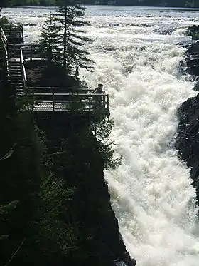 Vue aérienne de la chute du Canyon.