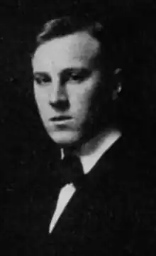 Portrait de Ralph E. Oesper (à l'âge de 22 ans) issu du trombinoscope de l'université de Cincinnati en 1908.