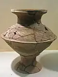Vase en terre cuite à motifs incisés (circa 2500 - 2000 B.P.)
