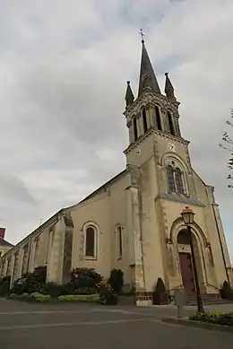 Façade de l'église de la Madeleine.