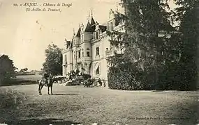 Vue de l'est du château de Dangé.