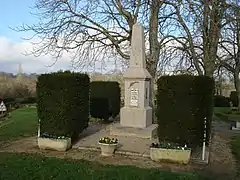 Le monument aux morts en 2012.