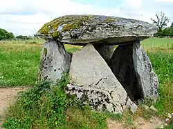 Le dolmen du Poyol.