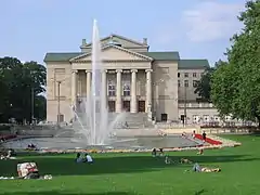 L'Opéra, vu du parc Adam Mickiewicz