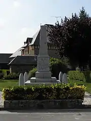 Le monument aux morts.