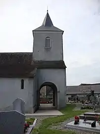 Porche et tour de l'église.