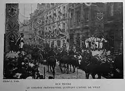 Pavoisée en 1913 pour la visite du président Poincaré.