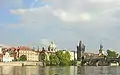 Panorama depuis la Vltava avec le pont Charles