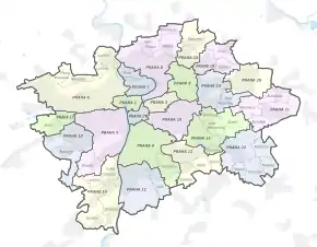 Carte où apparaissent 22 circonscriptions de couleurs, elles-même parfois subdivisées.