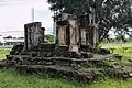 Prasat secondaire, sur le même modèle que le bâtiment principal