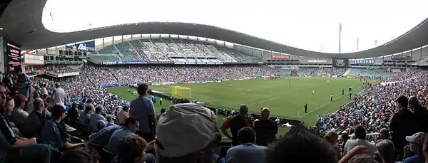 Match dans l'ancien stade démoli en 2019