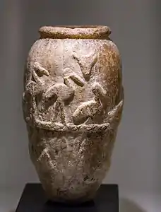 Vase aux ibis. Calcaire.Musée national d'art égyptien de Munich