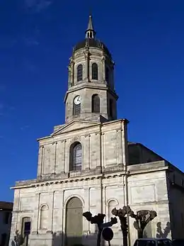 Façade sud de  l'église Saint-Vincent (oct. 2012)