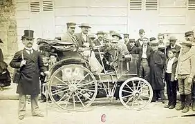 Premier volant de l'histoire de l'automobile, N°24 Paris-Rouen de 1894, piloté par Alfred Vacheron.