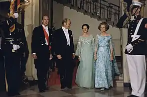 Réception du couple Giscard d'Estaing par Gerald et Betty Ford avant la tenue d’un dîner d’État en l’honneur du président français (Maison-Blanche, septembre 1976).