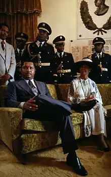 Jean-Claude Duvalier avec sa mère Simone.