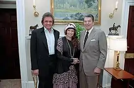 Avec Ronald Reagan, en compagnie de June Carter(20 mai 1988)