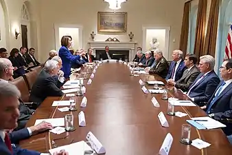 Donald Trump face à Nancy Pelosi, le 16 octobre 2019 à la Maison-Blanche.