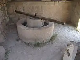 Moulin à olives avec son anneau broyeur - Volubilis