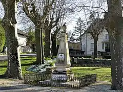 Le monument aux morts.