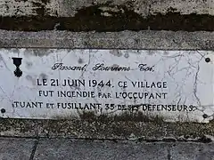 Plaque sur le monument aux morts.