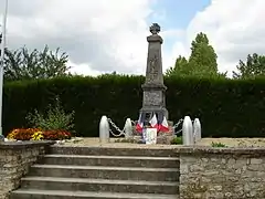 Le monument aux morts en 2011.