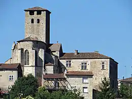 Prieuré Saint-Géraud : l'église et le château prieural.