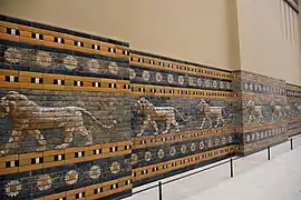 Décor de la Voie processionnelle reconstitué au musée de Pergame.