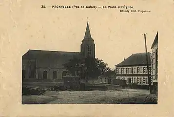 La place de l'église avant 1914.