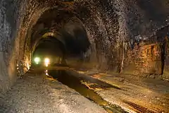 Ce tunnel inachevé se trouvait sur ligne de Harrogate à Church Fenton, qui fut l'une des premières victimes du rapport Beeching.