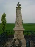 Le monument aux morts de Prunay-Belleville.