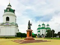 cathédrale de la Transfiguration, statue de Joseph de Belgorod et église Saint-Nicolas, classés.