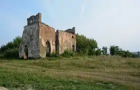 l'ancien château à Pyroulske, classé,