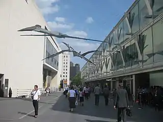 Quetzalcoatlus « survolant » South Bank, par Mark Witton, 2010