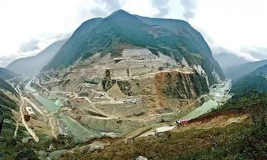 Construction du barrage de Pubugou