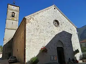 L'église : façade occidentale et clocher